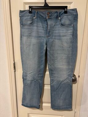 American Eagle Outfitters Light Blue Boyfriend Jeans